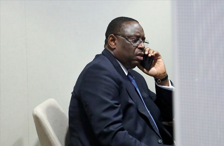 Macky-Sall-telephone-DAKAR