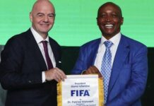 FIFA : Une institution de plus en plus contestée ? Quand les décisions arbitrales, politiques et administratives fragilisent la crédibilité du football mondial. Par Ndiawar Diop FIFA : Une institution de plus en plus contestée ? Quand les décisions arbitrales, politiques et administratives fragilisent la crédibilité du football mondial Par Ndiawar Diop